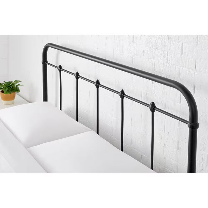 Dorley Farmhouse Black Metal King Bed (81.10In W. X 53.54 in H.)