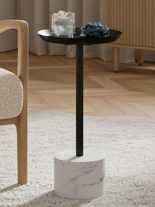 Round Metal Drink Table with Black Top and Faux Marble Base – Small Pedestal Side Table for Living Room, Bedroom, or Office – Modern Black round Cocktail Table, Easy Assembly, Scratch-Resistant