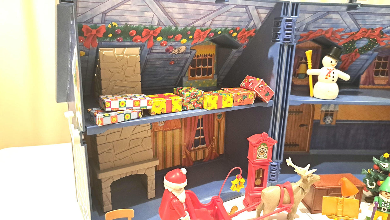 5755 Playmobil Christmas Playhouse, Take-Along House with Many Extras from 2005. Toys for Christmas, Christmas Gift