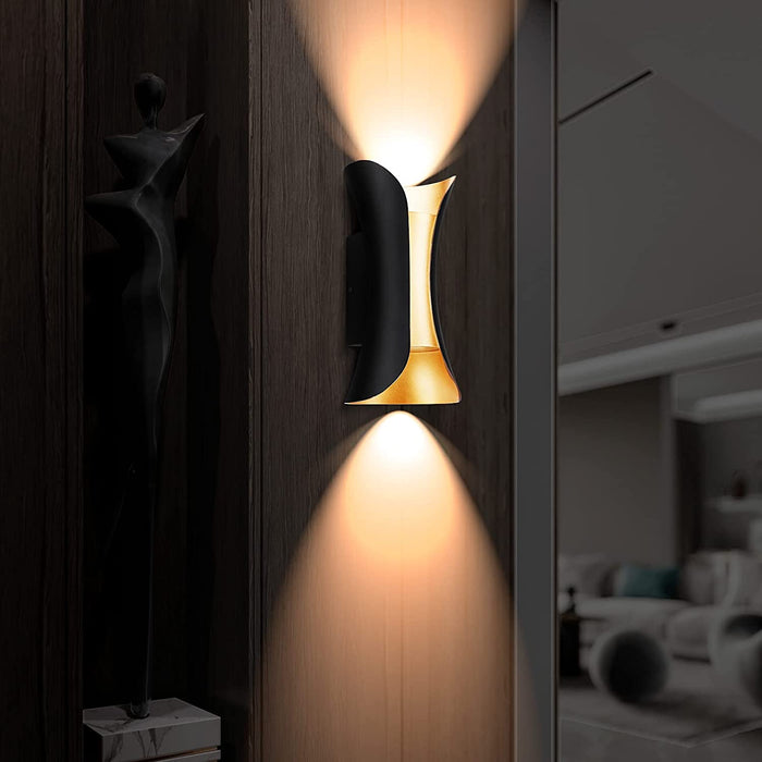 Modern LED Waterproof Outdoor Wall Lamp